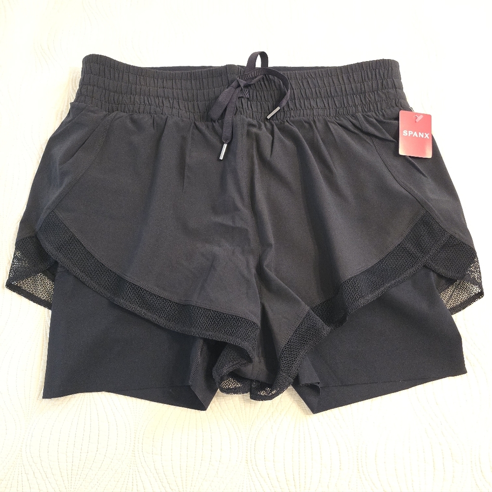 NWT SPANX Ladies 2 In 1 Booty Boost Athletic Shorts